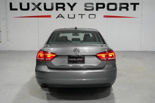 2015 Volkswagen Passat 1.8T Auto SE