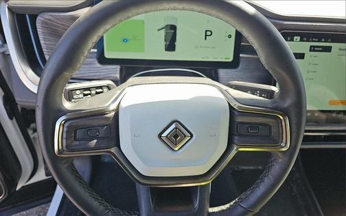 2024 Rivian R1S Adventure