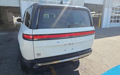 2024 Rivian R1S Adventure