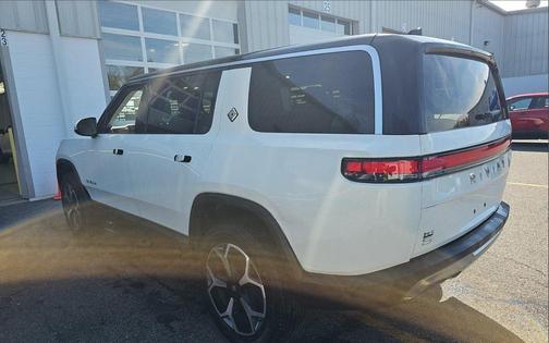 2024 Rivian R1S Adventure