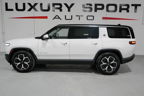2024 Rivian R1S Adventure