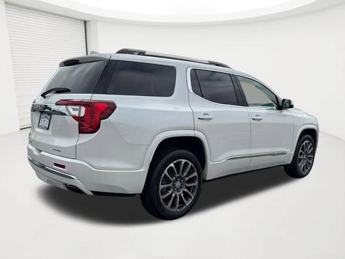 White Frost Tricoat 2022 GMC Acadia Denali