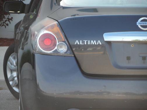 Gray 2010 Nissan Altima 2.5 S