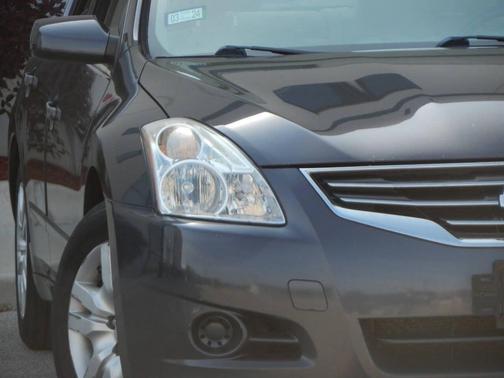 Gray 2010 Nissan Altima 2.5 S
