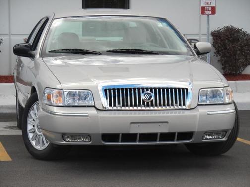 Photo 5 of 32 of 2009 Mercury Grand Marquis LS