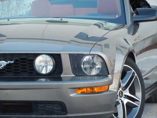 2005 Ford Mustang GT Premium