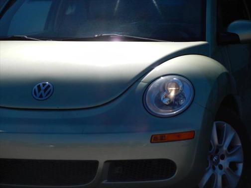 2009 Volkswagen New Beetle S