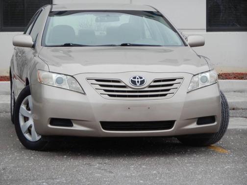 Gold 2007 Toyota Camry LE