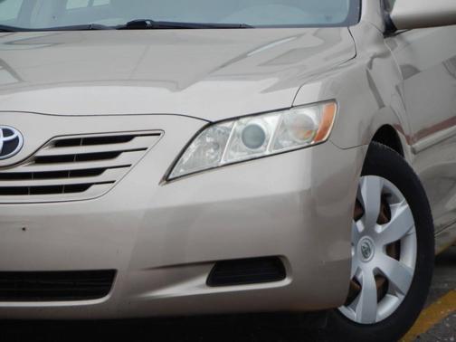 Gold 2007 Toyota Camry LE