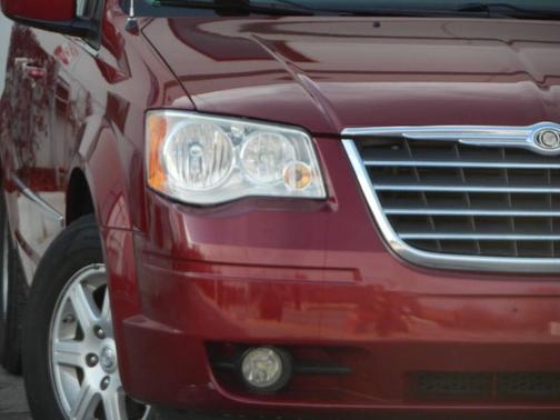 2010 Chrysler Town & Country Touring