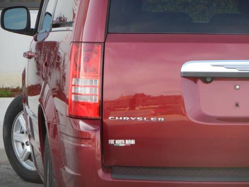 2010 Chrysler Town & Country Touring