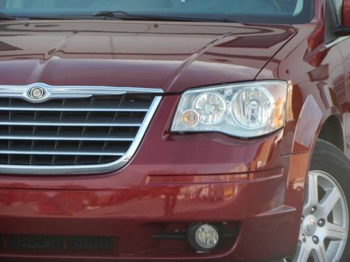 2010 Chrysler Town & Country Touring