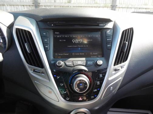 2013 Hyundai Veloster Base