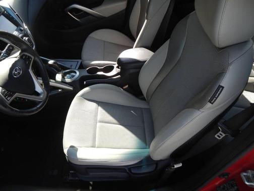 2013 Hyundai Veloster Base