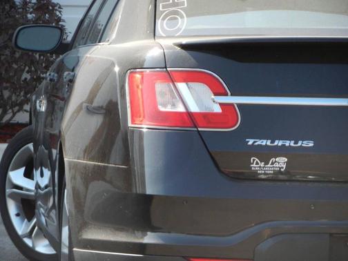 2010 Ford Taurus SHO AWD 4dr Sedan