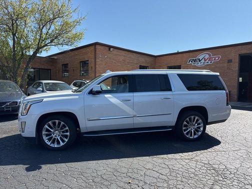 2019 Cadillac Escalade ESV Luxury