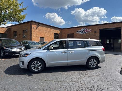 2016 Kia Sedona L