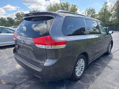 2012 Toyota Sienna XLE