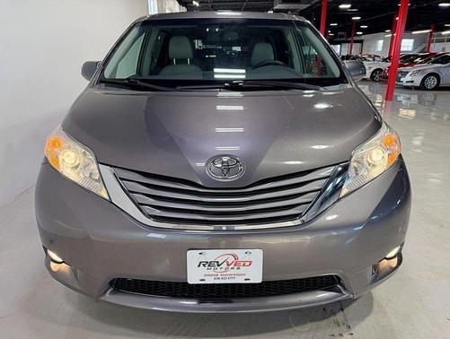 2012 Toyota Sienna XLE
