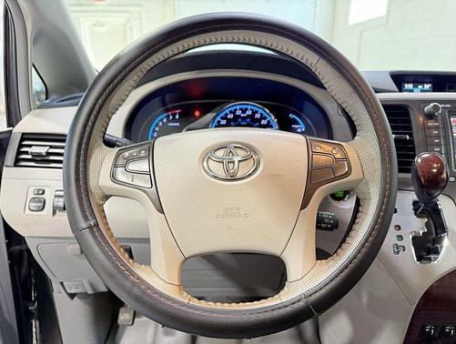 2012 Toyota Sienna XLE