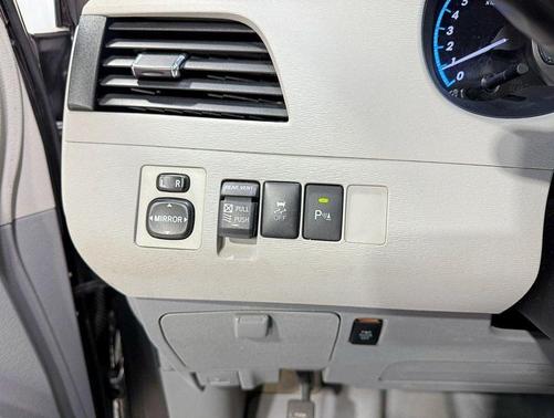 2012 Toyota Sienna XLE