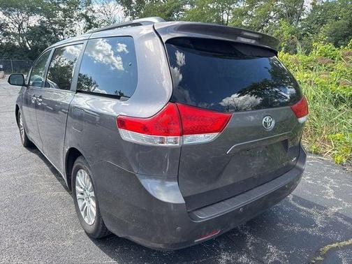 2012 Toyota Sienna XLE