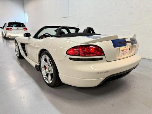 2005 Dodge Viper SRT10
