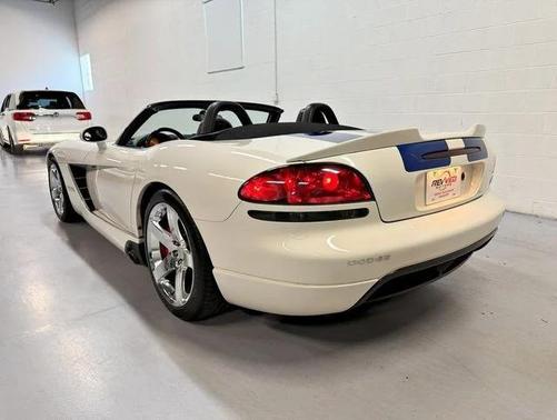 2005 Dodge Viper SRT10