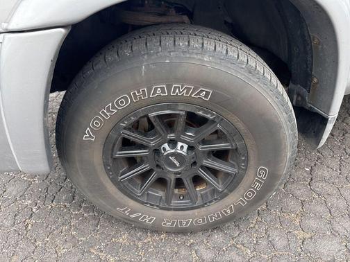 2004 Toyota Tundra Base