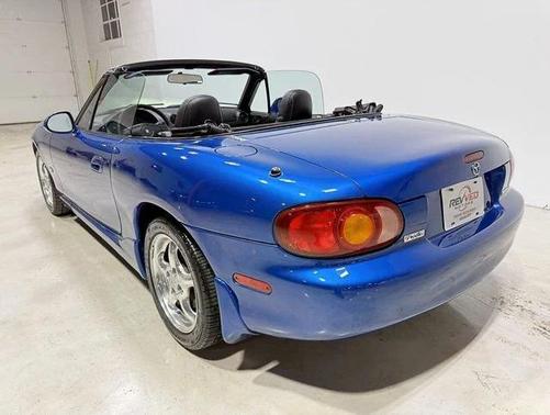 1999 Mazda MX-5 Miata 2dr Convertible Touring Pkg Manual