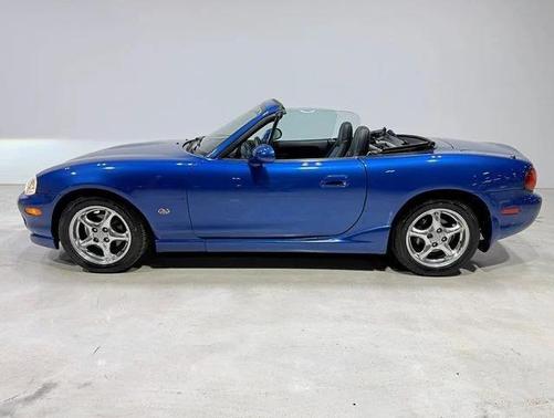 1999 Mazda MX-5 Miata 2dr Convertible Touring Pkg Manual
