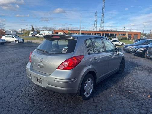 2009 Nissan Versa 1.8 S