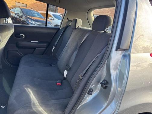 2009 Nissan Versa 1.8 S