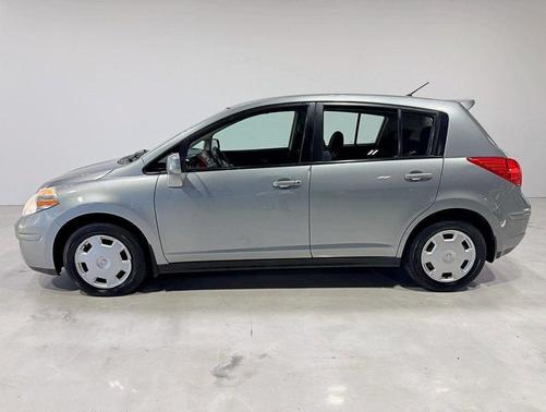 2009 Nissan Versa 1.8 S