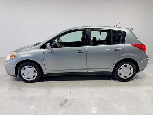2009 Nissan Versa 1.8 S