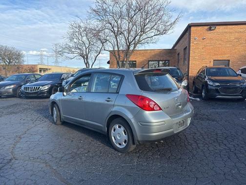 2009 Nissan Versa 1.8 S