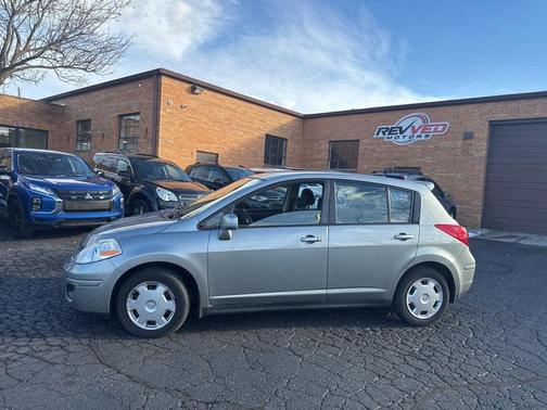 2009 Nissan Versa 1.8 S