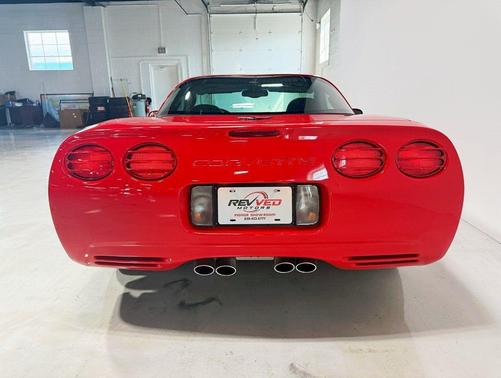 2004 Chevrolet Corvette Base