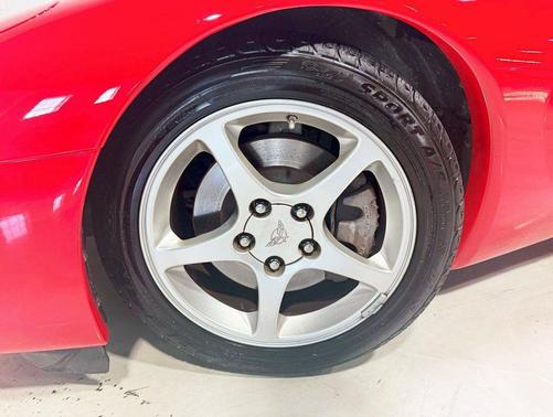 2004 Chevrolet Corvette Base