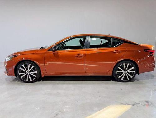 2020 Nissan Altima SR FWD