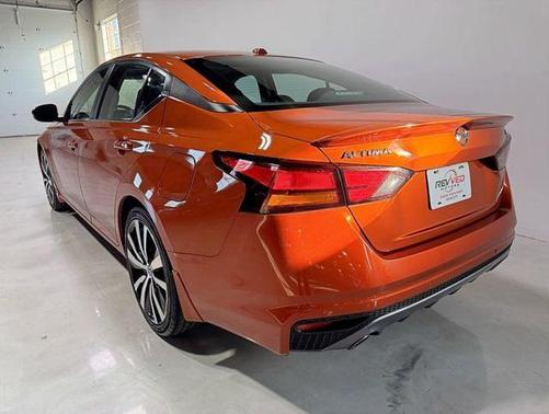 2020 Nissan Altima SR FWD