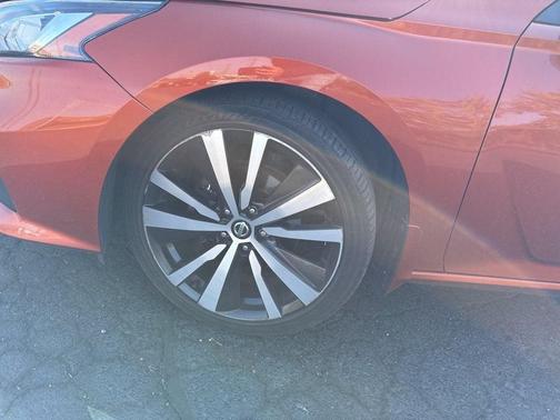 2020 Nissan Altima SR FWD