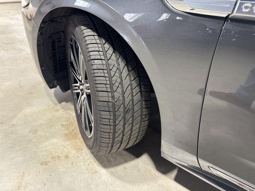 Magnetic Gray Metallic 2017 Lincoln Continental Reserve