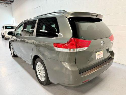 2011 Toyota Sienna XLE