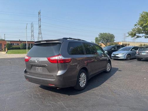 2015 Toyota Sienna XLE