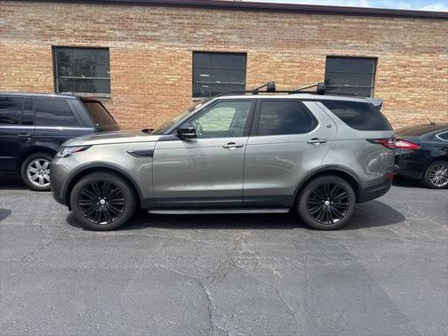 2017 Land Rover Discovery FIRST EDITION