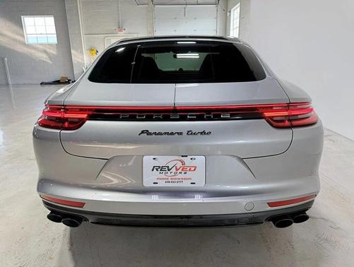 2017 Porsche Panamera Turbo