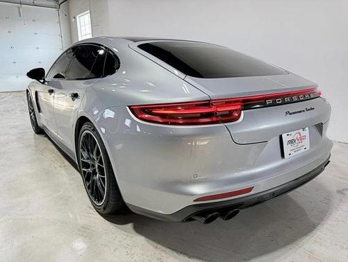 2017 Porsche Panamera Turbo