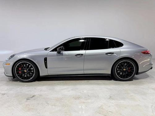 2017 Porsche Panamera Turbo
