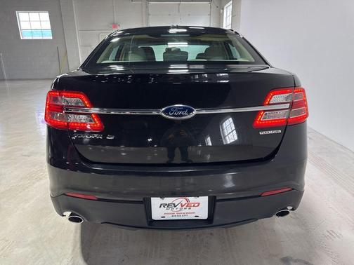 2014 Ford Taurus SE